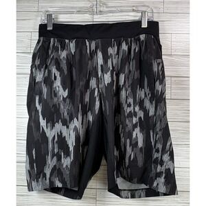 Lululemon Men's The Shorts Size Med Compression Athletic Performance Gym Running